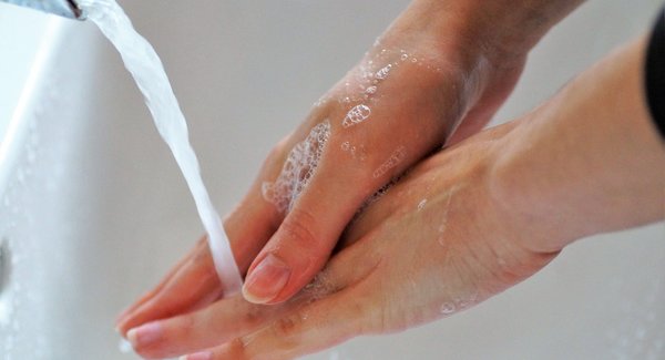 Lg washing hands 4940196 1920